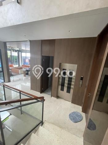 Rumah Elit LB 545m2 Siap Pakai Desain Elegan di BSD City, Tangerang Rumah Elit LB 545m2 Siap Pakai Desain Elegan di BSD City, Tangerang