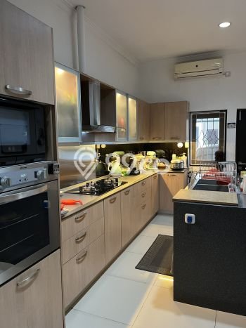 Rumah Elit Modern Tanpa Renovasi di BSD City Tangerang Rumah Elit Modern Tanpa Renovasi di BSD City Tangerang