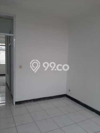 Rumah Terawat di Cicadas, Bandung, LT 157m², LB 210m² Rumah Terawat di Cicadas, Bandung, LT 157m², LB 210m²