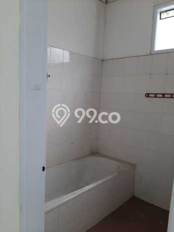 Rumah Terawat di Cicadas, Bandung, LT 157m², LB 210m² Rumah Terawat di Cicadas, Bandung, LT 157m², LB 210m²