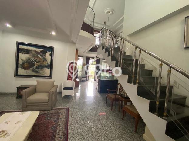 Ready to Use! Luxury House LT 501m2 Desain Elegan di Parongpong Ready to Use! Luxury House LT 501m2 Desain Elegan di Parongpong