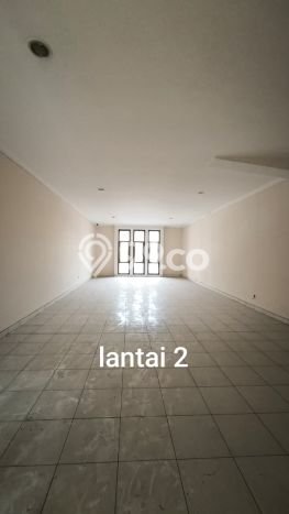 Ruko Disewakan Kawasan , Luas 300m2m², Lingkungan Komersial Ruko Disewakan Kawasan , Luas 300m2m², Lingkungan Komersial