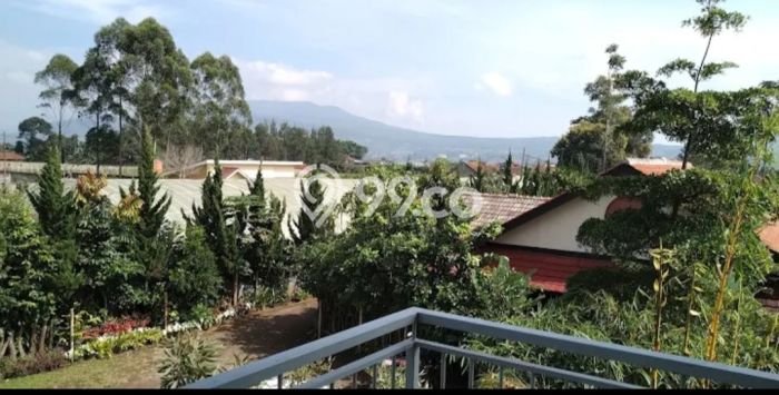 Bisa KPR! Rumah Strategis area , Luas 3080m2m² LB 500m2m² Bisa KPR! Rumah Strategis area , Luas 3080m2m² LB 500m2m²