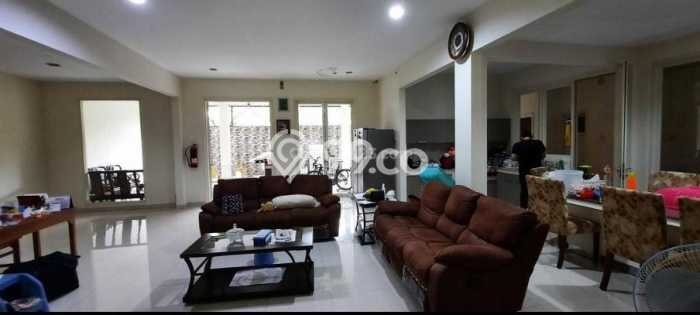 Rumah Mewah Siap Huni LT 365m2 di Candi Golf, Semarang Rumah Mewah Siap Huni LT 365m2 di Candi Golf, Semarang