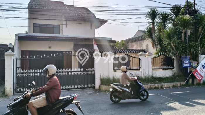 Sewa Rumah Elit LT 360m2 / LB 360m2 di Pedurungan, Semarang Sewa Rumah Elit LT 360m2 / LB 360m2 di Pedurungan, Semarang