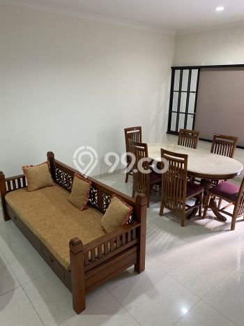 Lokasi strategis! Rumah siap huni disewakan di Tembalang LB 210m2 Lokasi strategis! Rumah siap huni disewakan di Tembalang LB 210m2