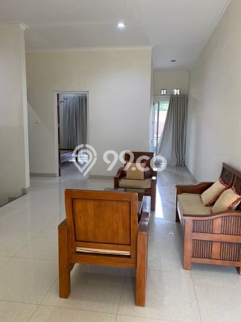 Lokasi strategis! Rumah siap huni disewakan di Tembalang LB 210m2 Lokasi strategis! Rumah siap huni disewakan di Tembalang LB 210m2