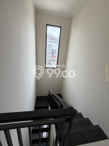 Rumah Elit Modern Tanpa Renovasi di Tanjung Barat Jakarta Selatan Rumah Elit Modern Tanpa Renovasi di Tanjung Barat Jakarta Selatan