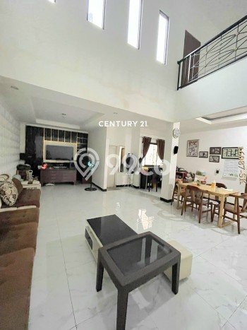Jual Rumah Luas Elegan Dengan View Eksklusif di Meruya, Jakarta Barat Jual Rumah Luas Elegan Dengan View Eksklusif di Meruya, Jakarta Barat