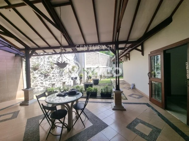 Rumah sewa siap huni 5 KT di Sektor 9-Bintaro, Tangerang Selatan Rumah sewa siap huni 5 KT di Sektor 9-Bintaro, Tangerang Selatan