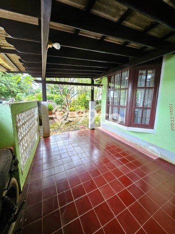 Rumah Mewah LB 120m2 Siap Huni Desain Elegan di Bintaro, Tangerang Selatan Rumah Mewah LB 120m2 Siap Huni Desain Elegan di Bintaro, Tangerang Selatan