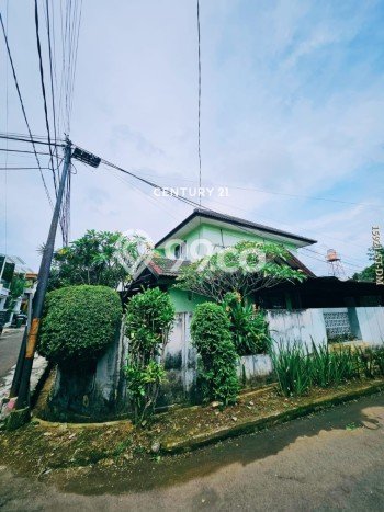 Rumah Mewah LB 120m2 Siap Huni Desain Elegan di Bintaro, Tangerang Selatan Rumah Mewah LB 120m2 Siap Huni Desain Elegan di Bintaro, Tangerang Selatan
