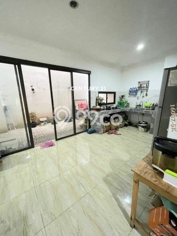 Jual Rumah Luas Elegan Dengan View Eksklusif di Meruya, Jakarta Barat Jual Rumah Luas Elegan Dengan View Eksklusif di Meruya, Jakarta Barat
