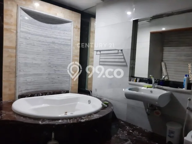 For Sale! Luxury House LT 300m2 Desain Elegan di Cipinang For Sale! Luxury House LT 300m2 Desain Elegan di Cipinang