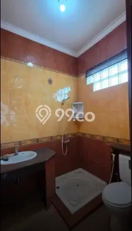 Lokasi terbaik! Rumah siap huni disewakan di Cimahi Tengah LB 250m2 Lokasi terbaik! Rumah siap huni disewakan di Cimahi Tengah LB 250m2