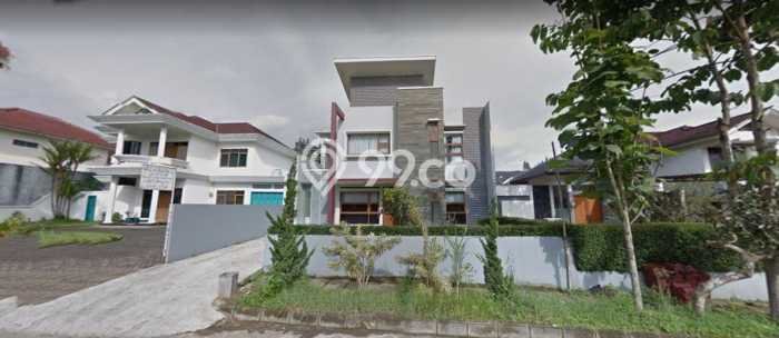 Ready to Use! Premium House LT 325m2 Desain Elegan di Parongpong Ready to Use! Premium House LT 325m2 Desain Elegan di Parongpong