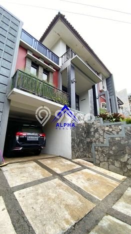 Rumah Luxury Modern Tanpa Renovasi di Cigadung Bandung Rumah Luxury Modern Tanpa Renovasi di Cigadung Bandung
