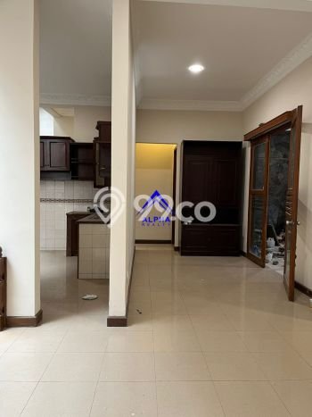 Sewa Rumah Murah di Cikutra Bandung Punya 6 KT Sewa Rumah Murah di Cikutra Bandung Punya 6 KT