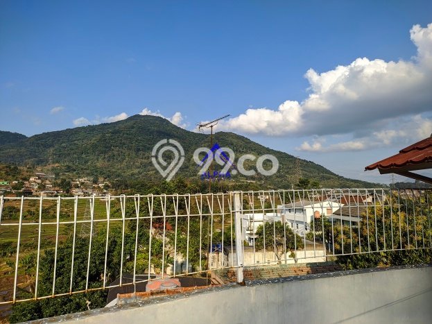 Rumah Luxury Modern Tanpa Renovasi di Jatinangor Bandung Rumah Luxury Modern Tanpa Renovasi di Jatinangor Bandung