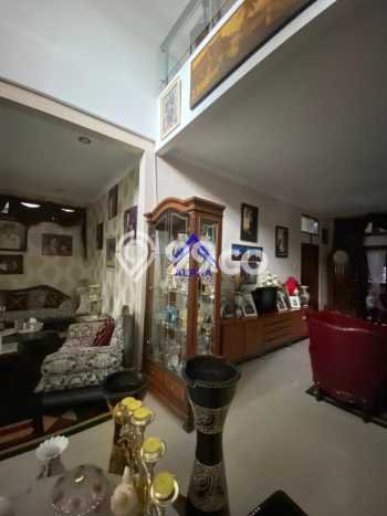 Rumah Elit Modern Tanpa Renovasi di Turangga Bandung Rumah Elit Modern Tanpa Renovasi di Turangga Bandung