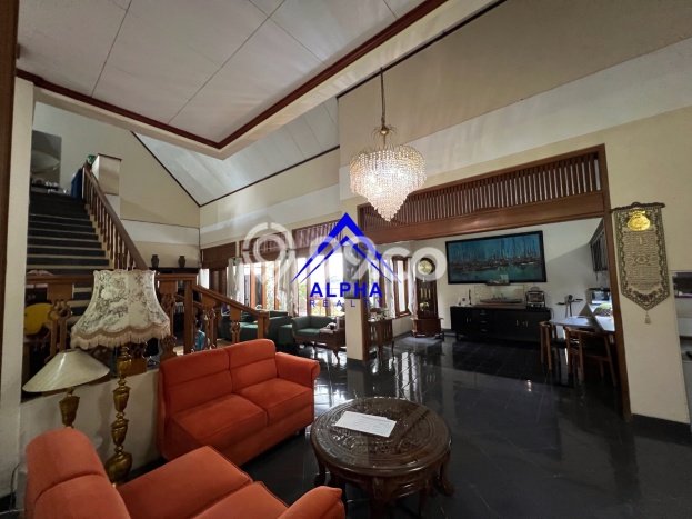 Rumah Mewah Siap Huni LT 345m2 di Kiaracondong, Bandung Rumah Mewah Siap Huni LT 345m2 di Kiaracondong, Bandung