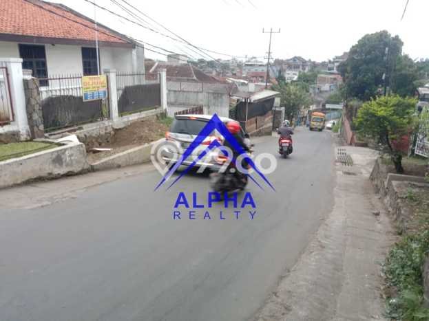 Disewakan! Rumah 6 Kamar Tidur &
2 Kamar Mandi di Cikutra, Bandung Disewakan! Rumah 6 Kamar Tidur &
2 Kamar Mandi di Cikutra, Bandung