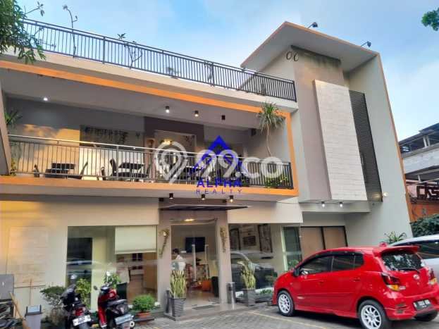 Rumah Elit LB 900m2 Siap Pakai Desain Elegan di BKR, Bandung Rumah Elit LB 900m2 Siap Pakai Desain Elegan di BKR, Bandung