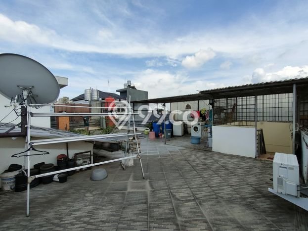 For Sale! Luxury House LT 372m2 Desain Modern di Pasir Kaliki For Sale! Luxury House LT 372m2 Desain Modern di Pasir Kaliki