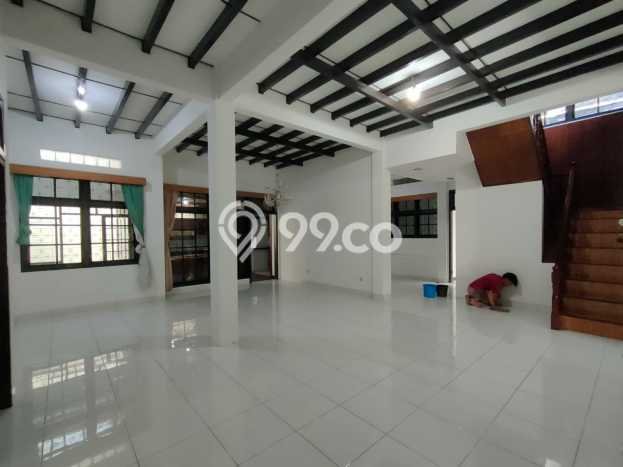 Rumah Elit LB 300m2 Siap Huni Desain Elegan di Setra Murni, Bandung Rumah Elit LB 300m2 Siap Huni Desain Elegan di Setra Murni, Bandung