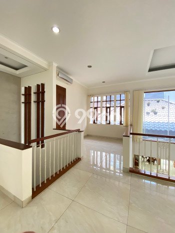 Rumah Elit Modern Tanpa Renovasi di Setra Murni Bandung Rumah Elit Modern Tanpa Renovasi di Setra Murni Bandung