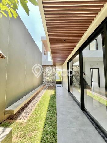 Hunian Mewah LB 600m2 Siap Pakai Desain Elegan di Citraland, Surabaya Hunian Mewah LB 600m2 Siap Pakai Desain Elegan di Citraland, Surabaya