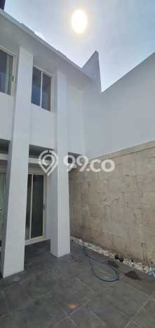 Rumah Luxury Modern Siap Huni di Mayjen Sungkono Surabaya Rumah Luxury Modern Siap Huni di Mayjen Sungkono Surabaya