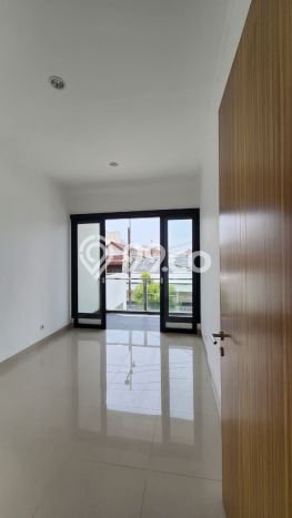 Disewakan! Rumah 3 Kamar Tidur &
3 Kamar Mandi di Sukomanunggal, Surabaya Disewakan! Rumah 3 Kamar Tidur &
3 Kamar Mandi di Sukomanunggal, Surabaya