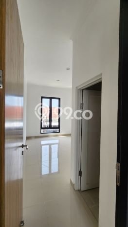 Disewakan! Rumah 3 Kamar Tidur &
3 Kamar Mandi di Sukomanunggal, Surabaya Disewakan! Rumah 3 Kamar Tidur &
3 Kamar Mandi di Sukomanunggal, Surabaya