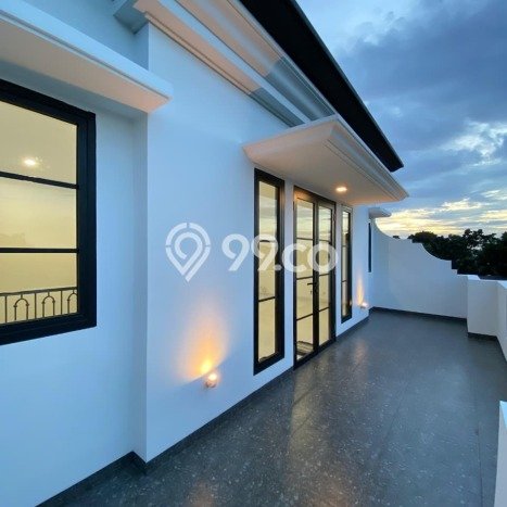 For Sale Rumah 4 Kamar Lokasi Strategis Bagus dan Strategis di Ciracas For Sale Rumah 4 Kamar Lokasi Strategis Bagus dan Strategis di Ciracas