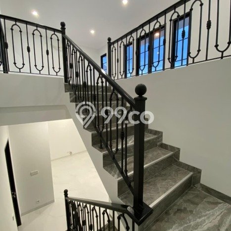 For Sale Rumah 4 Kamar Lokasi Strategis Bagus dan Strategis di Ciracas For Sale Rumah 4 Kamar Lokasi Strategis Bagus dan Strategis di Ciracas