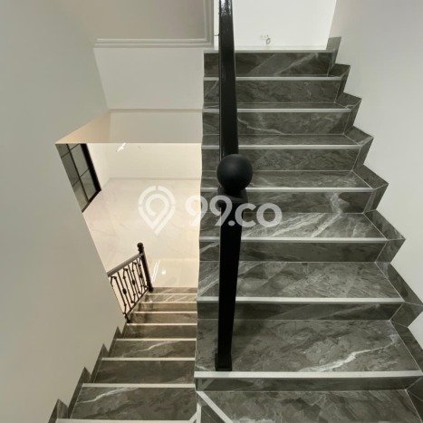 For Sale Rumah 4 Kamar Lokasi Strategis Bagus dan Strategis di Ciracas For Sale Rumah 4 Kamar Lokasi Strategis Bagus dan Strategis di Ciracas