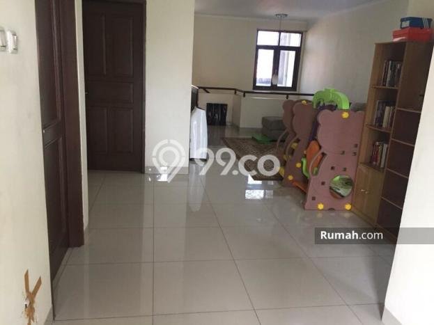 Rumah area Cipondoh, 3 KM, Lingkungan Strategis, LT 168m² Bangunan 272m² Rumah area Cipondoh, 3 KM, Lingkungan Strategis, LT 168m² Bangunan 272m²