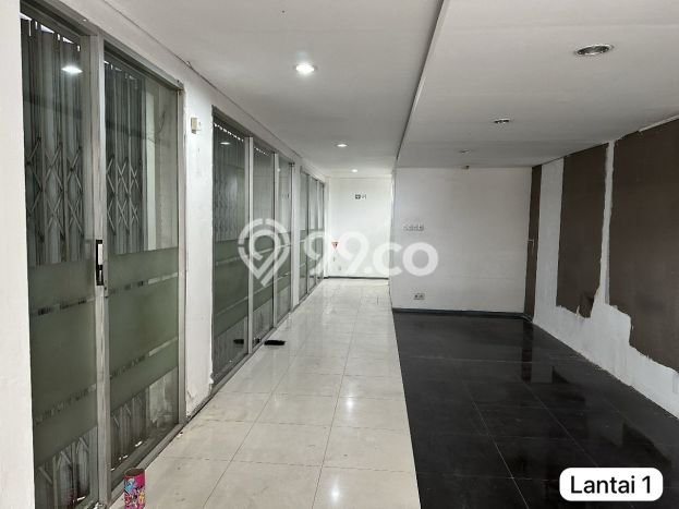 Unit Ruko disewakan di Cengkareng Jakarta Barat dengan LT 68m2 / LB 270m2 Unit Ruko disewakan di Cengkareng Jakarta Barat dengan LT 68m2 / LB 270m2