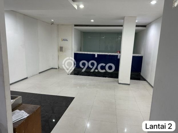 Unit Ruko disewakan di Cengkareng Jakarta Barat dengan LT 68m2 / LB 270m2 Unit Ruko disewakan di Cengkareng Jakarta Barat dengan LT 68m2 / LB 270m2