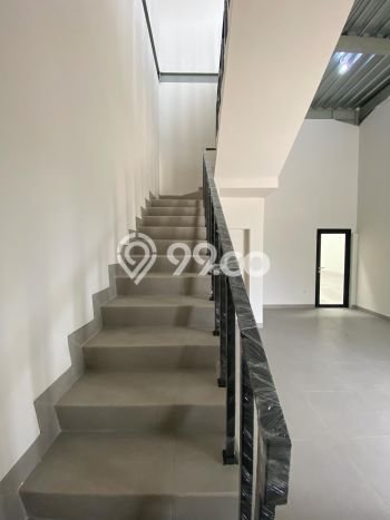Gudang Disewa di Tangerang dengan LB 270m2 Area Komersial Ramai Gudang Disewa di Tangerang dengan LB 270m2 Area Komersial Ramai