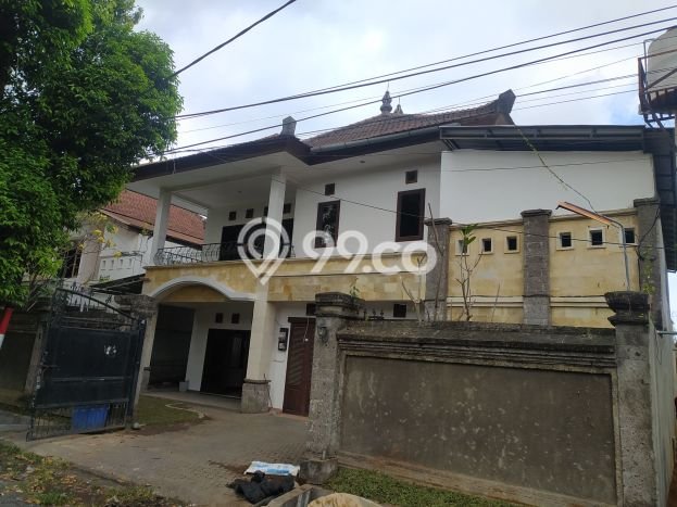 Rumah di Renon, 4 KM, Dekat Rumah Sakit, LT 425m² LB 360m² Rumah di Renon, 4 KM, Dekat Rumah Sakit, LT 425m² LB 360m²