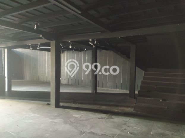 Ruko Disewakan di Danginpuri Kelod, Luas 200m², Area Strategis, Siap Operasi Ruko Disewakan di Danginpuri Kelod, Luas 200m², Area Strategis, Siap Operasi