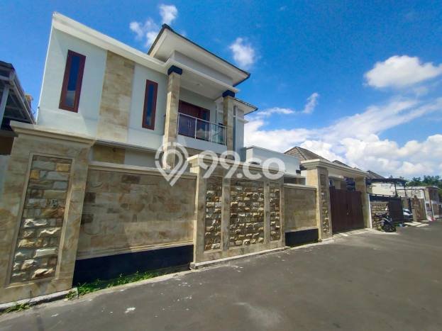 Rumah Terawat di Peguyangan Kangin, Denpasar, Luas 187m² LB 240m² HARGA MENARIK! Rumah Terawat di Peguyangan Kangin, Denpasar, Luas 187m² LB 240m² HARGA MENARIK!