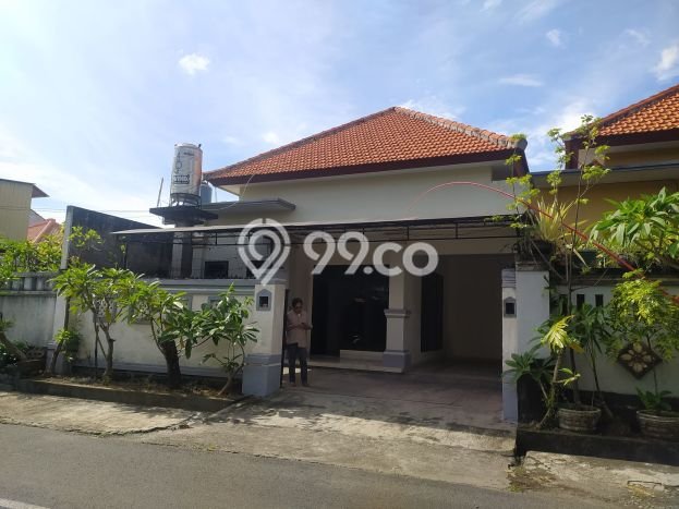 PREMIUM CHOICE! Rumah kawasan Gatot Subroto, 3 KM, Lingkungan Strategis, Luas 250m² LB 180m² PREMIUM CHOICE! Rumah kawasan Gatot Subroto, 3 KM, Lingkungan Strategis, Luas 250m² LB 180m²