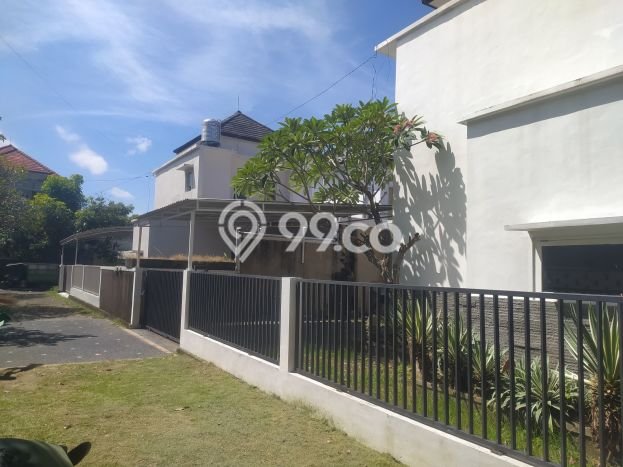 HOT DEAL! Rumah di Renon, 3 KT, Area Strategis, Luas 140m² LB 90m² HOT DEAL! Rumah di Renon, 3 KT, Area Strategis, Luas 140m² LB 90m²