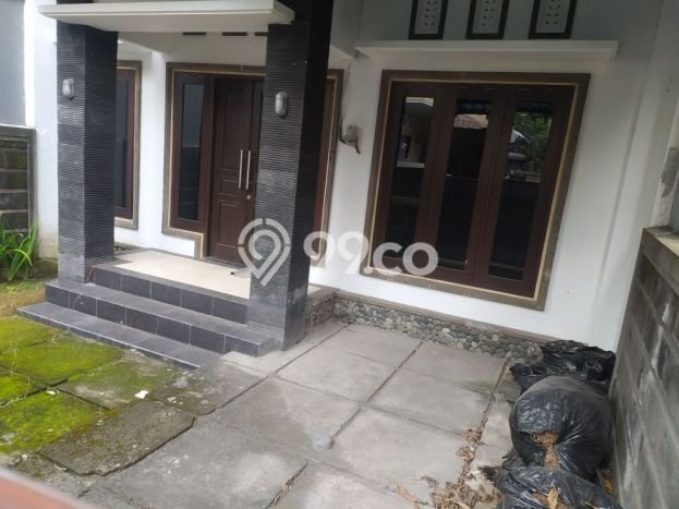 HOT PROPERTY! Rumah Strategis di Gatot Subroto, Luas 150m² Bangunan 75m² HOT PROPERTY! Rumah Strategis di Gatot Subroto, Luas 150m² Bangunan 75m²