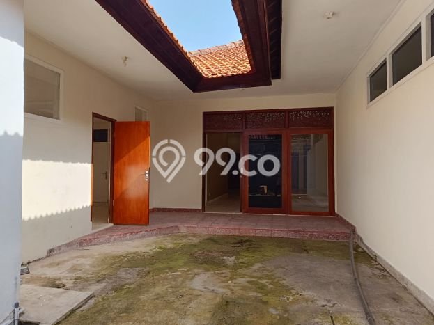 Rumah di Gatot Subroto, Dekat Mall, 3 KT Rumah di Gatot Subroto, Dekat Mall, 3 KT