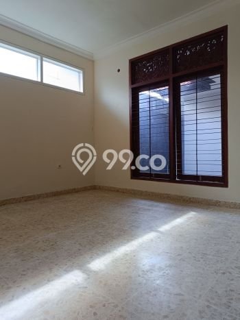 Rumah di Gatot Subroto, Dekat Mall, 3 KT Rumah di Gatot Subroto, Dekat Mall, 3 KT