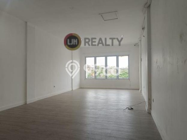 Ruko For Rent di , Luas 120m2m², Area Premium Ruko For Rent di , Luas 120m2m², Area Premium